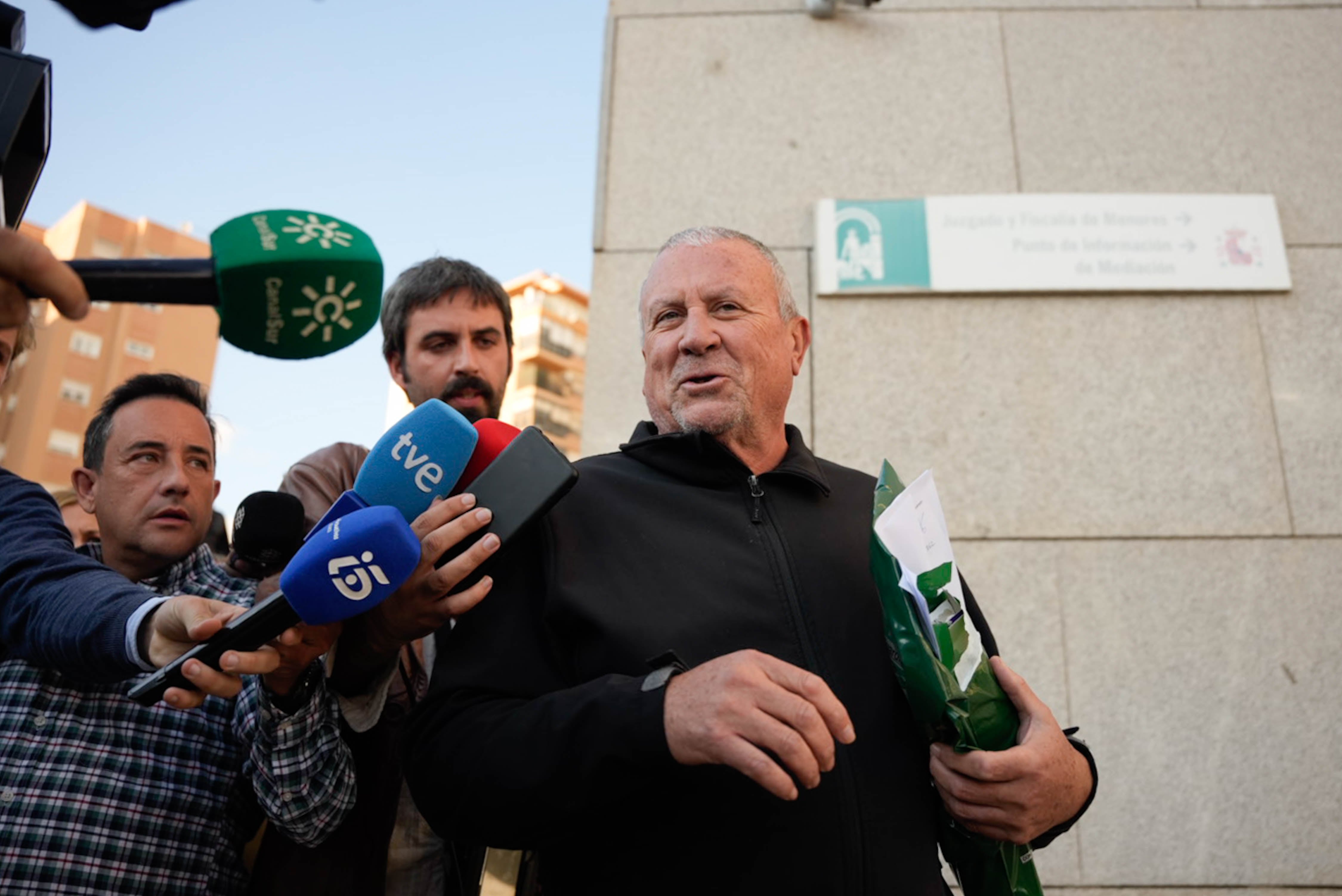 Politici arricchiscono vendendo materiale sanitario durante la pandemia: una crisi di fiducia