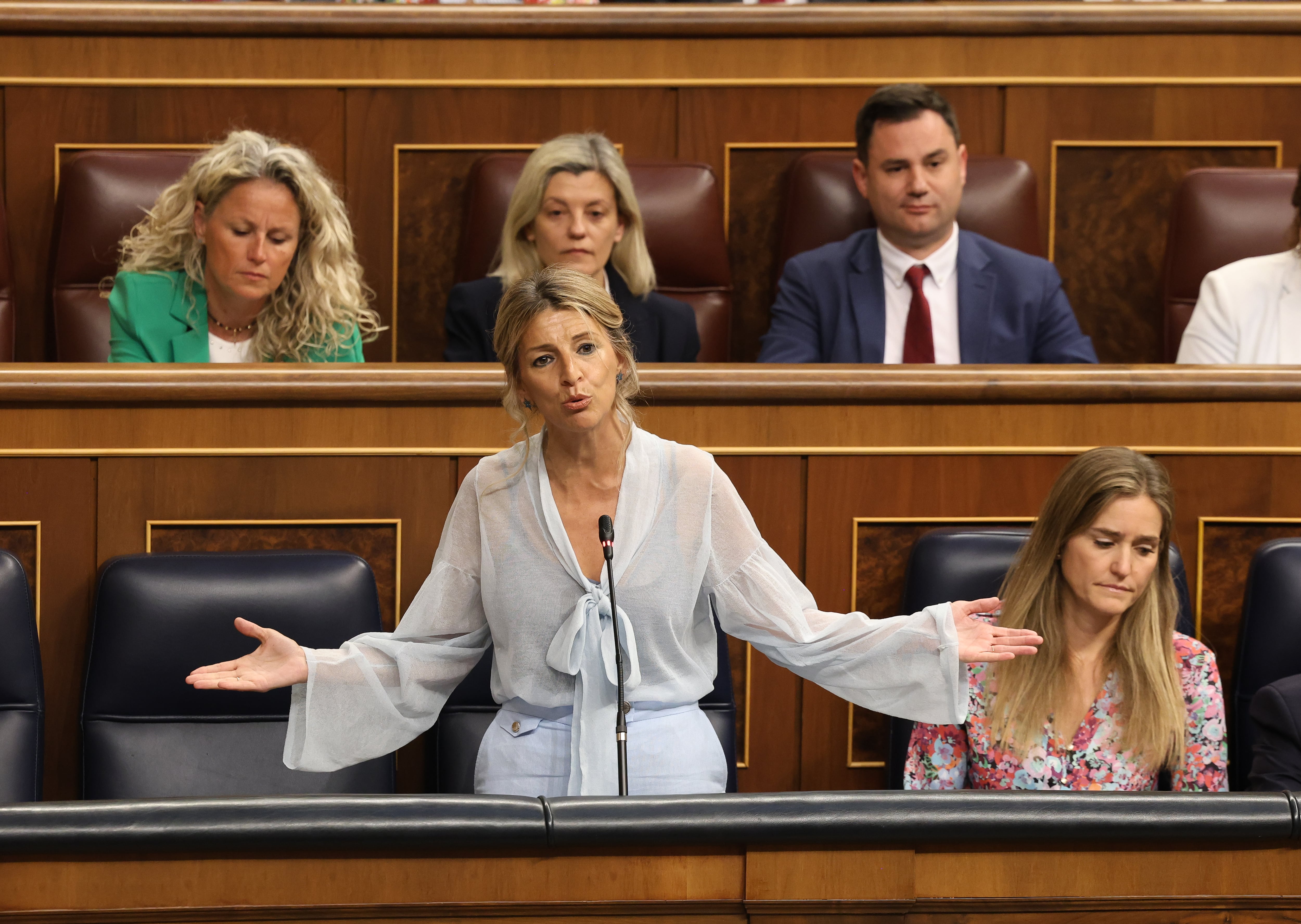 Yolanda Díaz pide cuentas al Gobierno por el recargo antiapagón que ya se aplica al recibo de la luz