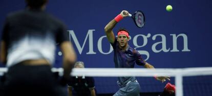 Del Potro, durante el partido de cuartos contra Federer.