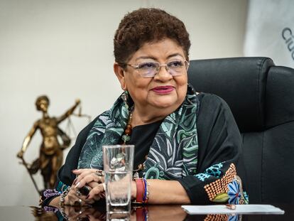 La titutlar de la Fiscalía General de Justicia, Ernestina Godoy, en su oficina en Ciudad de México.