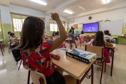 Niños en clase en un colegio de Murcia