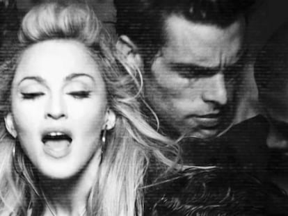 Fotograma del vídeo de 'Girl gone wild', con Jon Kortajarena y Madonna.