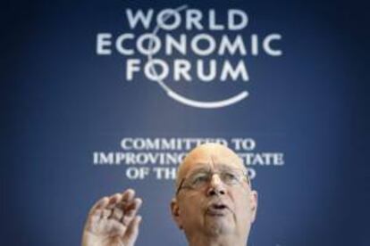 El presidente y fundador del Foro Económico Mundial (WEF), el alemán Klaus Schwab, da una rueda de prensa, hoy en Ginebra (Suiza).