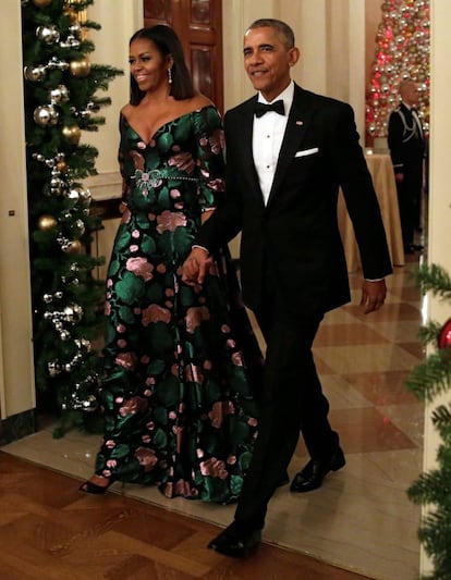 Para su última gala de los Kennedy Center Honors como primera dama, celebrada el pasado 4 de diciembre, Michelle Obama se decantó por un vestido de Gucci con tonos iridiscentes.