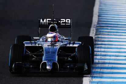 Jenson Button, de McLaren, conduciendo el nuevo MP4-29 en Jerez.