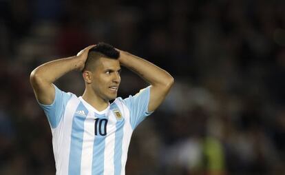 Agüero, durante el partido contra Ecuador.