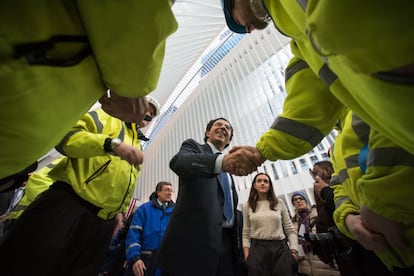 "El edificio es un monumento a la vida. Un símbolo a la fe en el futuro de esta ciudad, dedicado a sus ciudadanos y por extensión al mundo. Para mí ha sido un orgullo participar junto a la Port Authority en un proyecto tan complejo y técnicamente tan exigente", ha afirmado Santiago Calatrava (en la imagen) durante su inauguración.