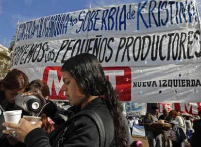 Manifestación, ayer, en Buenos Aires contra el Gobierno y a favor de los agricultores.