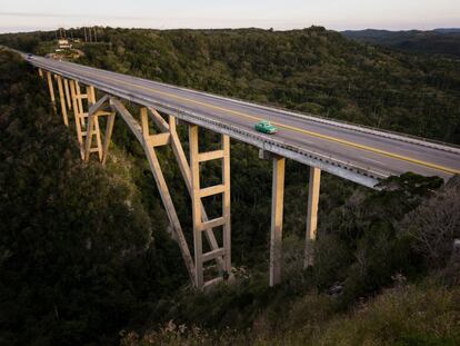 'Ponte de Bacunayagua', uma das imagens do capítulo 'Pa Províncias'