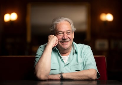 El escritor Gonzalo Celorio, en julio en el Café Gijón de Madrid.