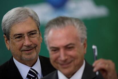 O ministro Antonio Imbassahy (PSDB) ao lado do presidente Michel Temer.