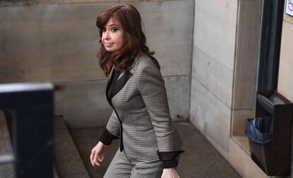 Cristina Fernández de Kirchner sale de los tribunales de Buenos Aires, el 13 de agosto pasado.
