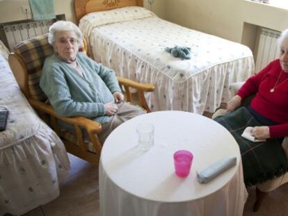 Luisa y Trinidad Carpintero son dos de las residentes que abandonar&aacute;n su hogar. 