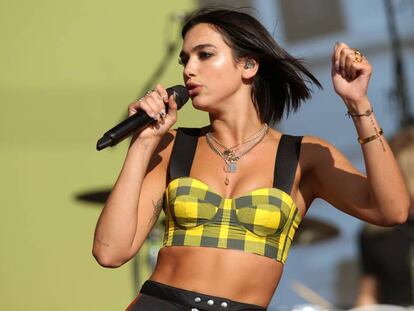 Dua Lipa actúa en el Festival de Reading, Inglaterra, el 25 de agosto de 2018