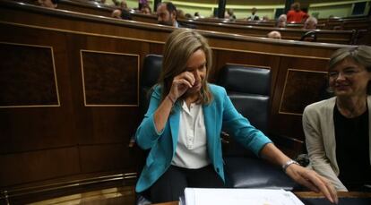 La ministra Ana Mato en el pleno del Congreso de los Diputados.