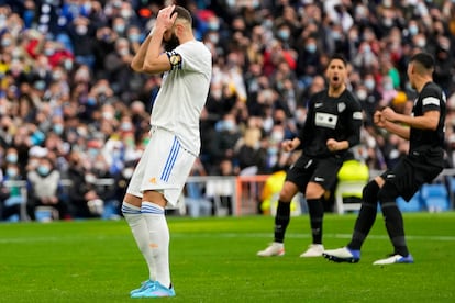 Karim Benzema, durante el partido ante el Elche este domingo.