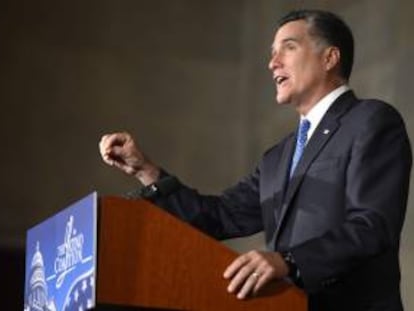 En la imagen un registro del excandidato presidencial republicano Mitt Romney, quien subrayó que es "un honor" volver a servir en Marriott, donde había trabajado entre 1993 y 2001. EFE/Archivo