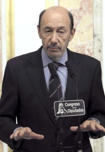 Rubalcaba muestra sus condolencias por la muerte de Carrillo.