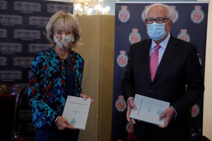 La presidenta del Consejo de Estado, María Teresa Fernández de la Vega, momentos antes de la presentación este viernes de la Memoria 2019 de la institución. Junto a ella, Fernando Ledesma, consejero permanente.