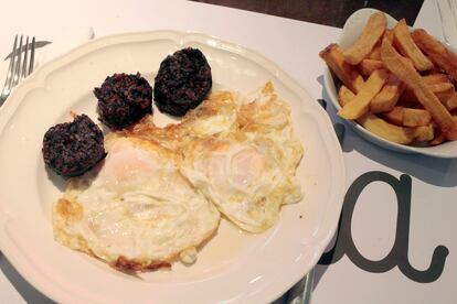 Los famosos huevos con morcilla de Landa