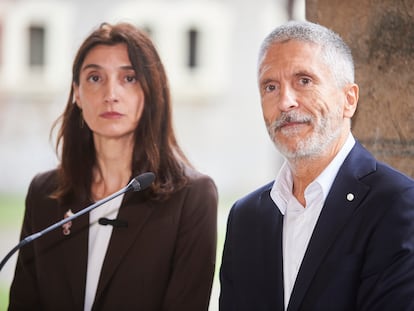 La ministra de Justicia, Pilar Llop, y el ministro del Interior, Fernando Grande-Marlaska, en Santoña (Cantabria), esta mañana.