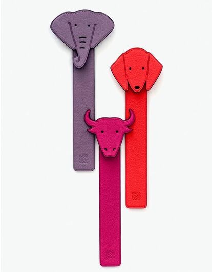 Perfectos para parejas a las que les encante leer. Marcapginas de piel de Loewe con forma de animalitos. (c.p.v.)