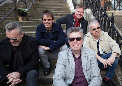 La banda The Undertones reunida en una foto promocional