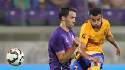 Pedro chuta ante la Fiorentina en el &uacute;ltimo amistoso.