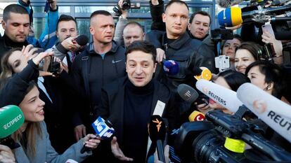 Volodymyr Zelenskiy tras hacerse una prueba de drogas y alcohol, el 5 de abril en Kiev.   