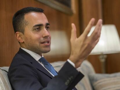 El vicepresidente de Italia y líder del Movimiento 5 Estrellas, Luigi Di Maio, en su despacho del ministerio de Trabajo.