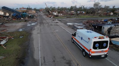 Los equipos de emergencia y rescate siguen activos en busca de desaparecidos y más víctimas.