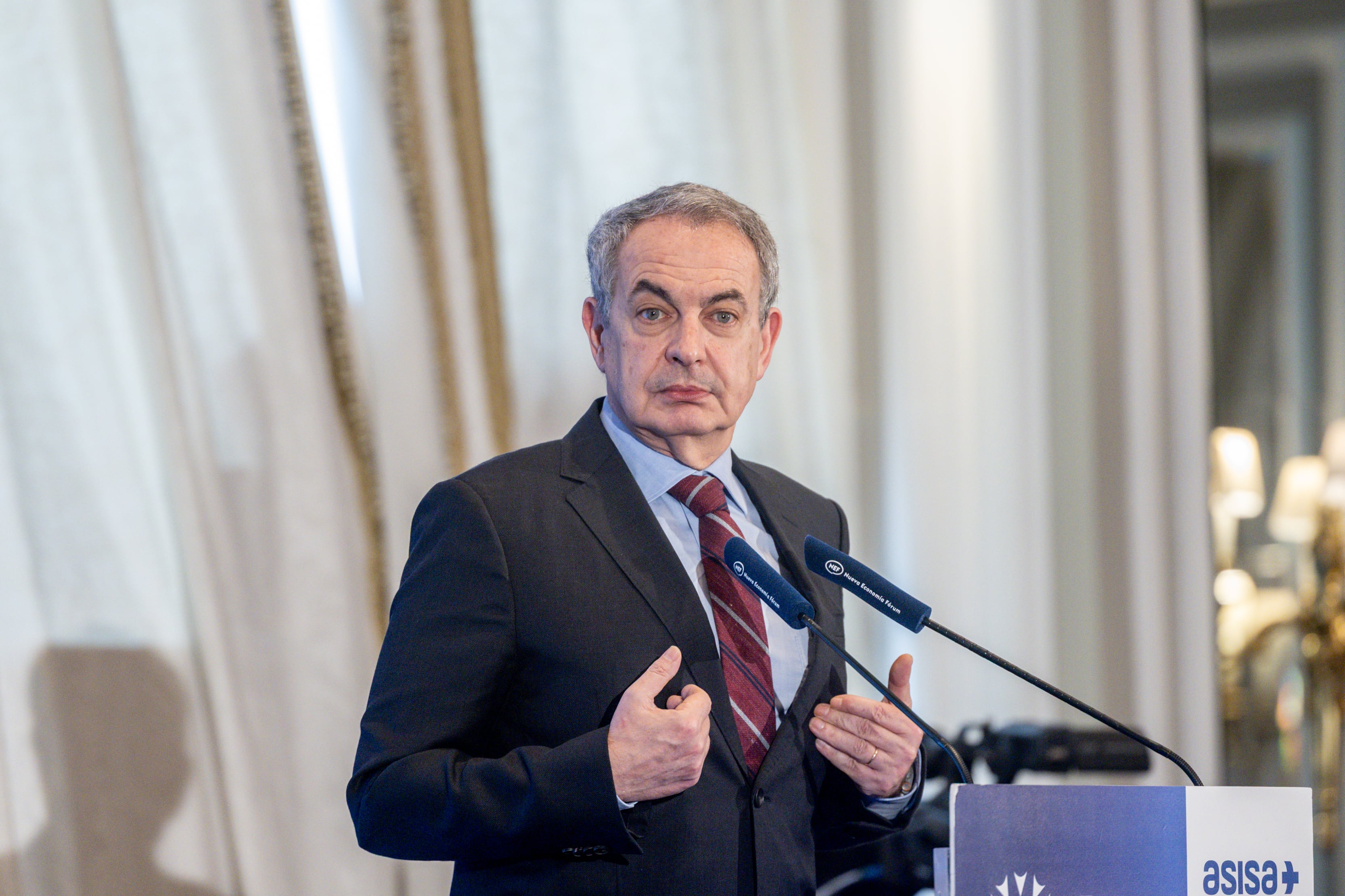 Zapatero respalda “la posición de acierto permanente” de Sánchez en política exterior