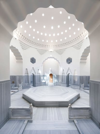 Interior del Zeyrek Çinili Hamam Estambul Turquía