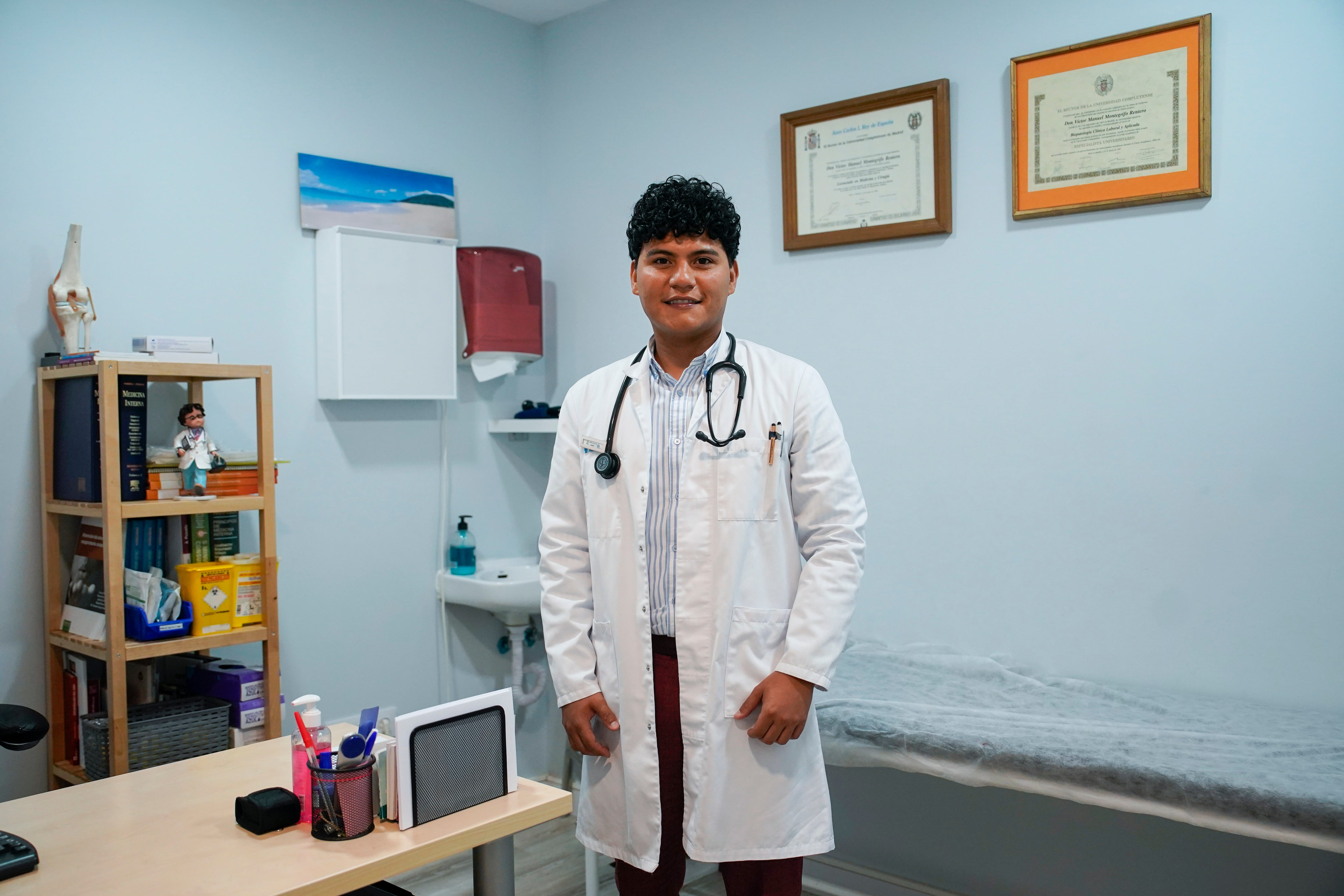 Ofreuddys Daniel Estrada Leal, venezolano y médico general en una clínica privada de las Rozas.