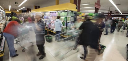 Interior de un supermercado de Mercadona en Vitoria.