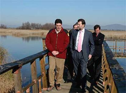 Mariano Rajoy, durante su visita al parque nacional de las Tablas de Daimiel (Ciudad Real).