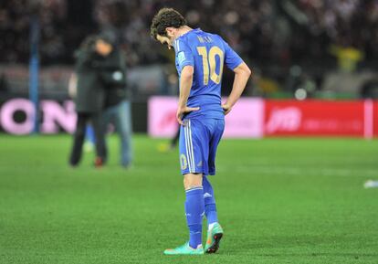Juan Mata se lamenta después del partido.