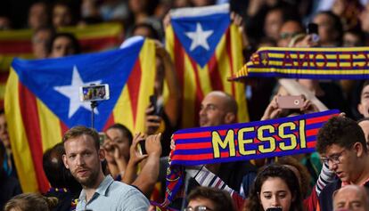 Seguidores del Barcelona en el Camp Nou.
