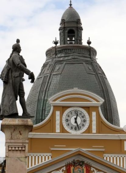 Reloj del Congreso en la plaza Murillo de La Paz.