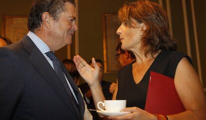 Borja Prado, presidente de Endesa, y Teresa Ribera, ministra para la Transición Ecológica, conversan en el Foro CincoDías.