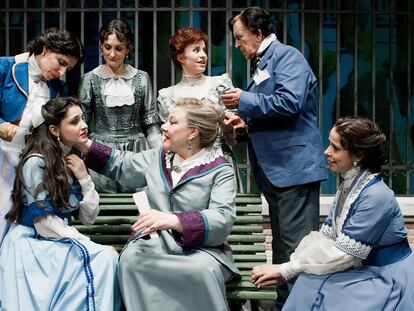 Una escena de la obra <i>Las de Caín</i> representada en el Teatro Español.