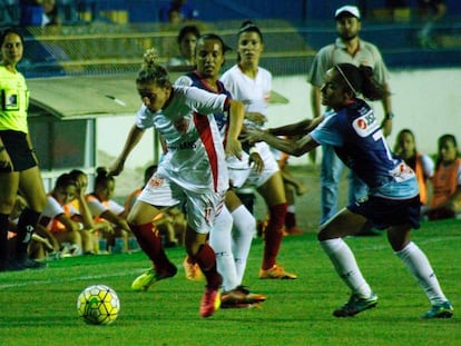 Jogadoras disputam a primeira final, empatada por 2 a 2.