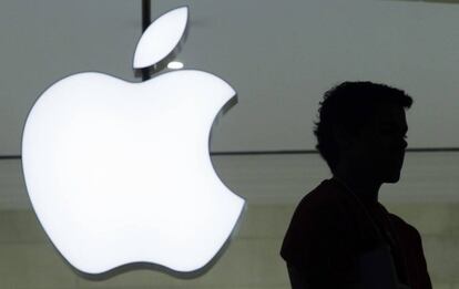 Logotico de Apple, empresa estadounidense a la que la Comisi&oacute;n Europea reclama 13.000 millones de euros. 