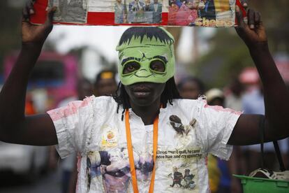 Un seguidor de la oposición asiste a una una manifestación organizada por el partido de la oposición Súper Alianza Nacional (NASA) y su líder Raila Odinga, en Nairobi (Kenia).