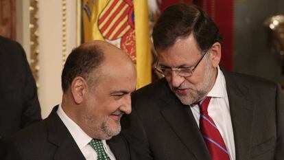 Francisco Pérez de los Cobos amb Mariano Rajoy en un acte el 2014.