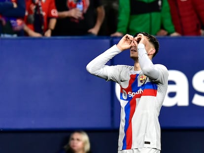 Barcelona's Pedri reacts during a Spanish La Liga soccer match between Osasuna and Barcelona at El Sadar stadium in Pamplona, Spain, Tuesday, Nov. 8, 2022. (AP Photo/Alvaro Barrientos)