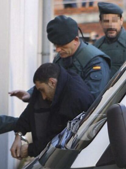 Alvaro Miguel dos Santos Barbosa llegando al juzgado