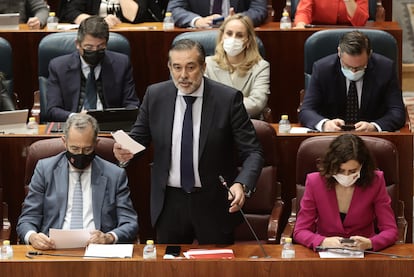 El consejero de la Presidencia, Justicia e Interior de la Comunidad de Madrid, Enrique López, en el pleno de la Asamblea de Madrid.