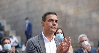 El presidente del Gobierno, Pedro Sánchez,  en un acto en la Plaza de los Fueros de Vitoria