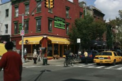 Esquina de la calle 6 con Bedford Street, en Williamsburg, Nueva York.